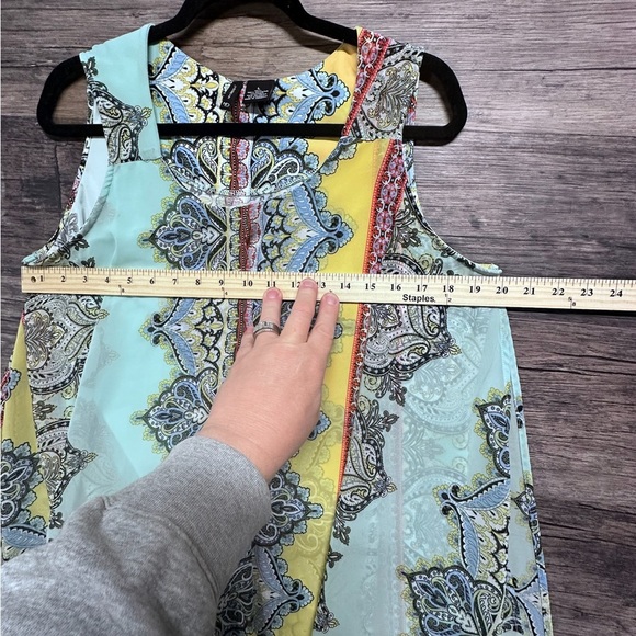 New Directions Multicolored Asymmetrical Tank Top with Rounded Neckline - Picture 3 of 4